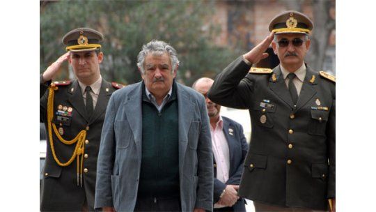 subrayado_media_legacy/mujica militares venia.jpg