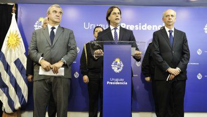 El presidente Lacalle Pou y sus ministros Larra&ntilde;aga (Interior) y javier Garc&iacute;a (Defensa). La seguridad p&uacute;blica es una prioridad&nbsp;