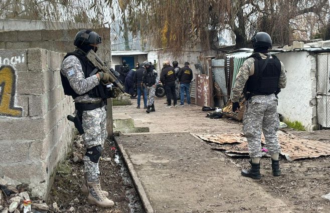 allanamientos-en-cruz-de-carrasco-policia-baleado.jpg
