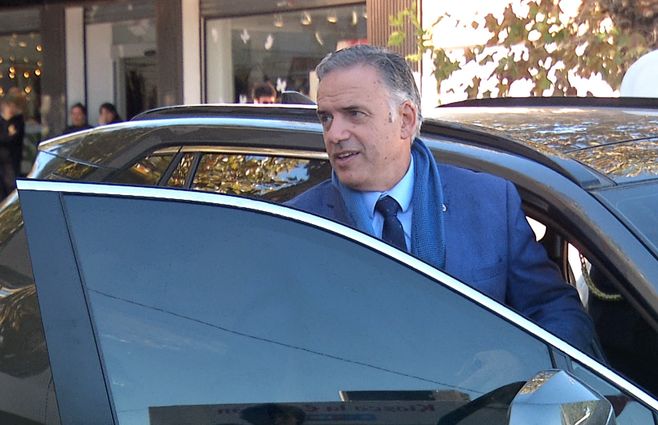 yamandu-orsi-fotosubra-camioneta-vehiculo-presidente