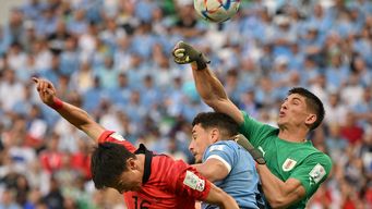 en imagenes: asi fue el debut de la celeste ante corea en el mundial de qatar 2022