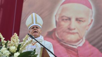 iglesia catolica celebro beatificacion de jacinto vera en el estadio centenario