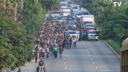 trump advierte a honduras que frene caravana de migrantes hacia eeuu