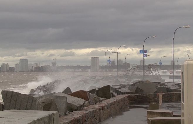 alerta-tormenta-viento-lluvia-playa-puerto.jpg