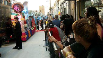 Foto: Subrayado. Desfile de Llamadas por Isla de Flores.