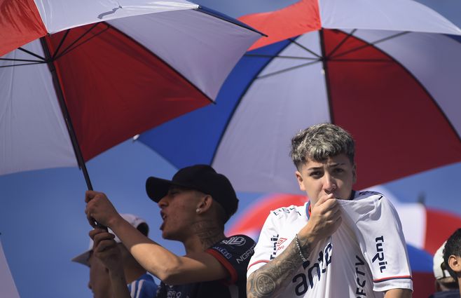 hinchas nacional dante fernandez foco uy (1).JPG