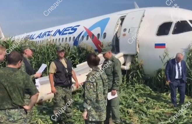 avion-ruso-aterrizaje-emergencia-AFP.jpg