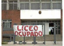 Profesores de Secundaria ocupan liceo Nº 11 del Cerro