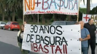 vecinos se manifestaron en contra de la instalacion de planta de reciclaje de residuos detras del parque pando