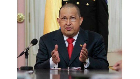 Chávez apareció sin cabello en acto protocolar