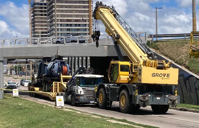 choque-camion-ancap-puente-bulevar-artigas-2