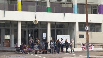 sindicato docente hace paro por 24 horas con ocupacion del ipa