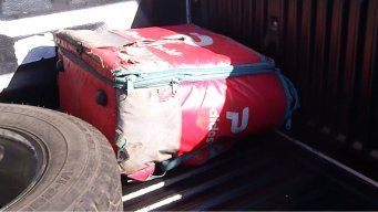 Foto: Subrayado. A los delincuentes se les cayó el cajón de reparto de delivery.