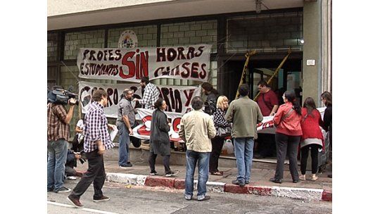 Docentes de Montevideo ocuparon sede del Consejo de Secundaria