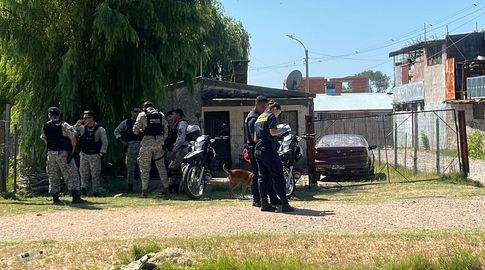 Un hombre de 25 años está grave tras ser baleado en las piernas en un ataque a tiros en Piedras Blancas Un hombre de 25 años está grave tras ser baleado en las piernas en un ataque a tiros en Piedras Blancas
