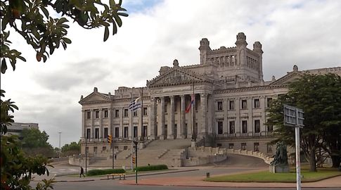 Oficialismo suspendió espectáculo por los 100 años del Palacio Legislativo: oposición cuestionó cifra y Cosse respondió
