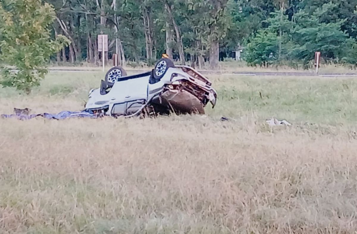 Tres personas murieron tras despiste y vuelco de vehículo en ruta 31, en Salto