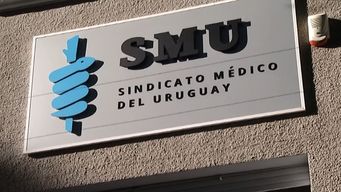 sindicato medico convoca a paro nacional de 24 horas el lunes contra la ley para la caja de profesionales