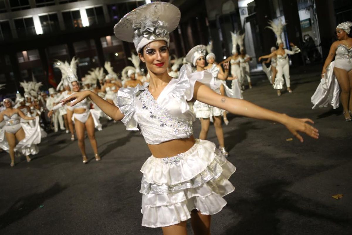 carnaval desfile inaugural 2023 foco uy (10).jpeg