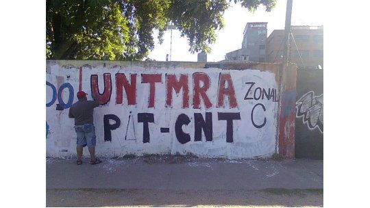 Metalúrgicos ocupan veintena de fábricas por convenios salariales