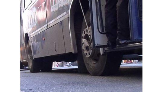 Murió embestido por un ómnibus que iba a estacionar