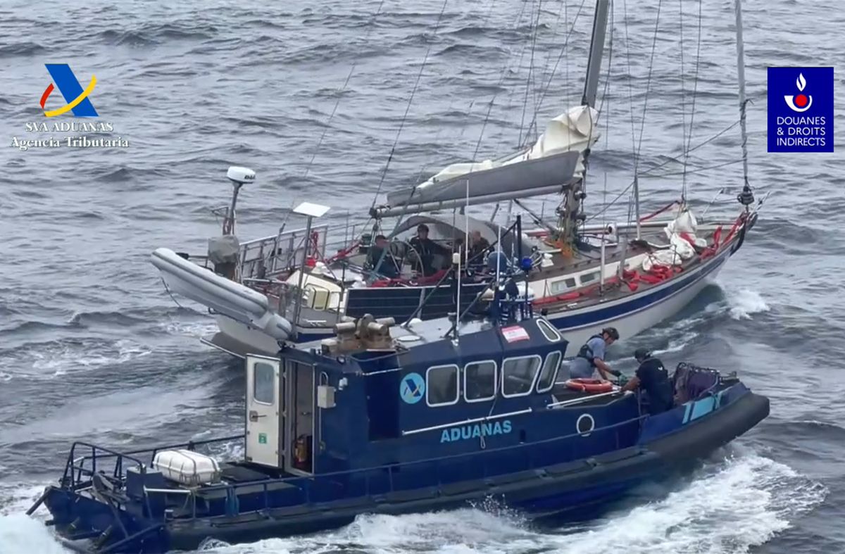 Uruguayo detenido en un velero con 2.100 kilos de cocaína, en operativo a 400 millas de la costa de España