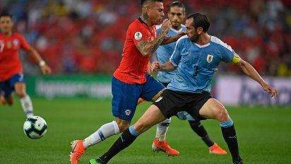 lo fundamental es arrancar ganando, dijo godin en la previa al partido con chile   