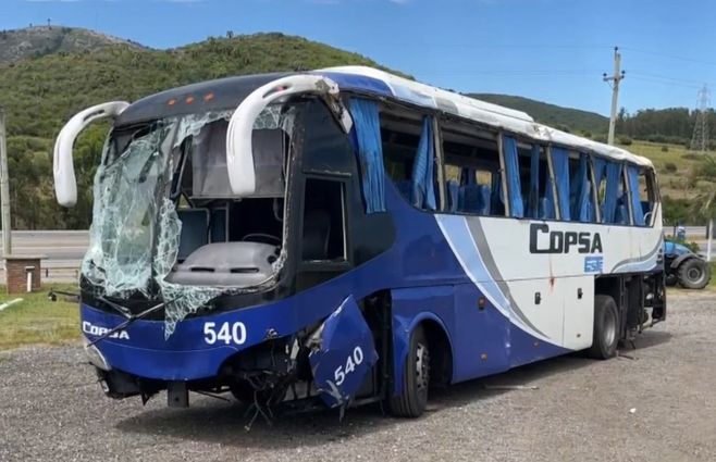 Una adolescente de 15 años murió el jueves luego de que un ómnibus de Copsa despistara y volcara en ruta 9, en Maldonado.