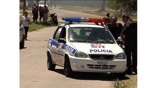 Encontraron a una mujer muerta en un campo en el barrio Borro
