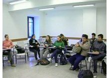 Recomiendan a liceales no exhibir celulares ni usar ropa de marca