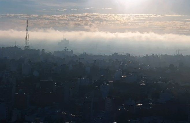 Foto: Subrayado. Vista aérea de Montevideo, sobre la hora 8:00 de este martes.