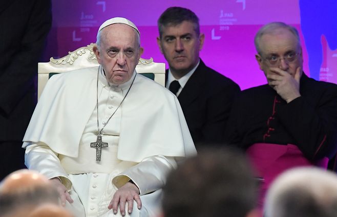 FRANCISCO-PAPA-SERIO-AFP.jpg