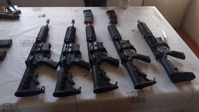 operativo en soriano: incautaron armas de guerra y mas de u$s 187 mil
