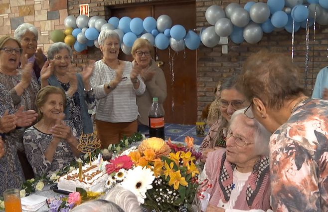 abuela-cumpleaños-club
