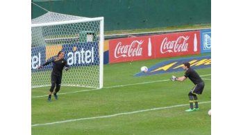 Castillo quedó fuera del plantel para jugar ante Arsenal