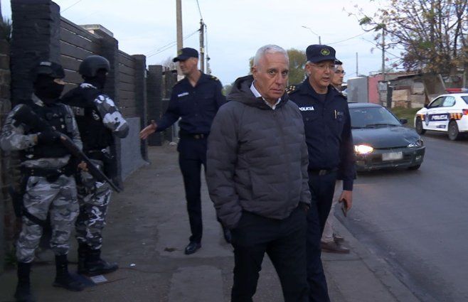 Foto: Subrayado. Operativo en Marconi, del que participó el ministro Carlos Negro.