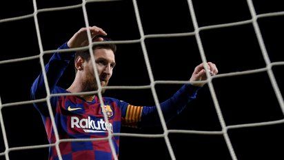 messi anuncia que los futbolistas del barca se bajan el sueldo un 70% por el coronavirus