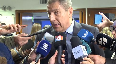Oddone dijo que fue una operación exitosa la emisión de bonos en dólares y pesos, y destacó baja tasa de interés Oddone dijo que fue una operación exitosa la emisión de bonos en dólares y pesos, y destacó baja tasa de interés