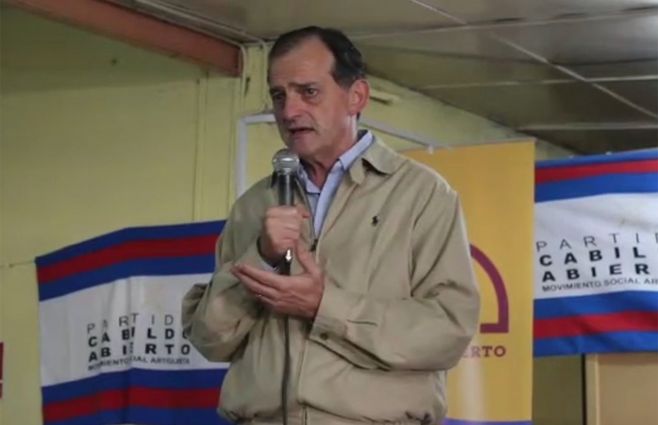 Guido Manini Ríos es licenciado en Historia por la Universidad Católica