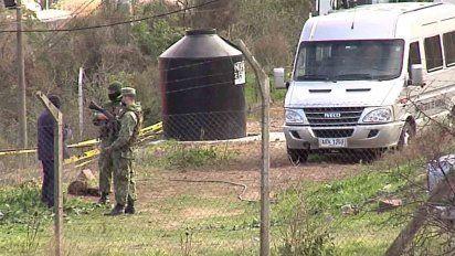 asesino de los tres marinos dejo sus huellas en un picaporte