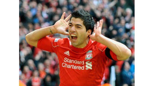 El Liverpool festeja el regreso de Suárez tras su suspensión