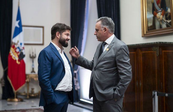 Orsi se reunió con el presidente saliente de Chile Gabriel Boric y hoy asiste a la asunción de José Kast. Foto: Presidencia de Chile.