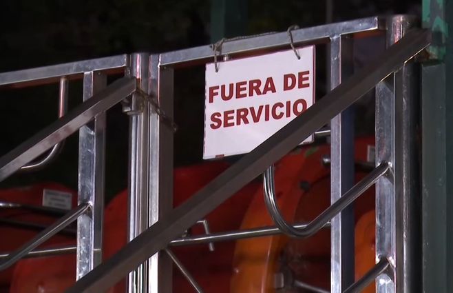 gusano-manzana-fuera-de-servicio
