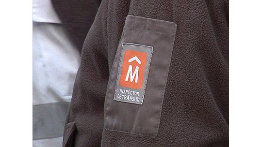 Joven golpeó a inspector de tránsito que le puso una multa