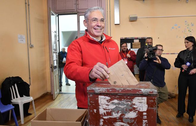 Robert Silva vota en las internas. Foto: FocoUy