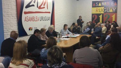 alianza progresista y asamblea uruguay respaldan a martinez