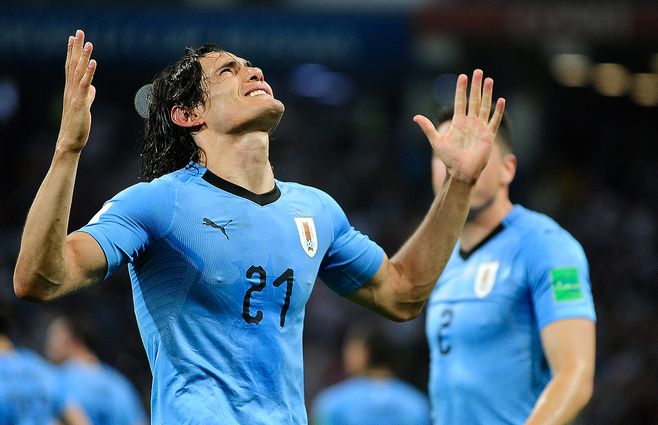 Cavani-festeja-gol-al-cielo.jpg