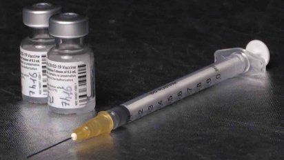 restricciones sanitarias se analizan semana a semana, y el gobierno negocia mas vacunas