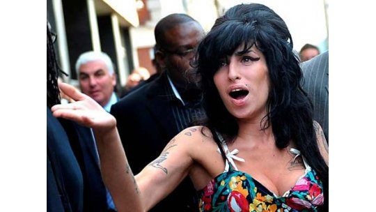 Este lunes sale a la venta el CD póstumo de Amy Winehouse