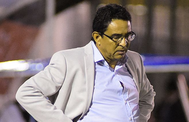 Danielo Núñez, DT de Cerro Largo, acusado de intervenir en el partido ante Nacional pese a estar suspendido